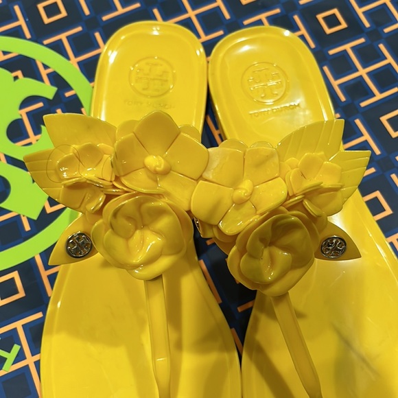 Tory Burch sandals - Picture 2 of 3